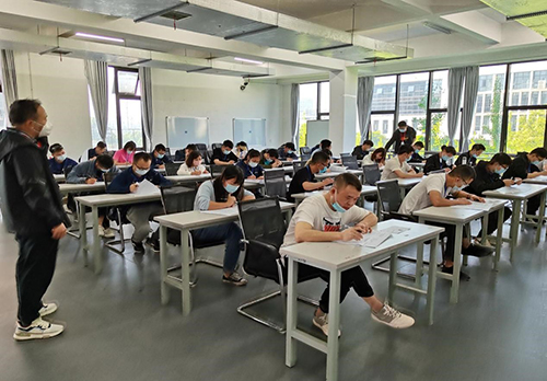 爱体育·(中国)官方网站组织开展职业技能等级认定考试
